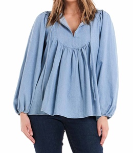 Collection Été 2023 – Blouse Décontractée Bleue Grande Taille Populaire avec Encolure Ouverte, Liens, Jupons Plissés, Poignets Élastiques, en Coton Respirant et Dentelle - Product Image 3