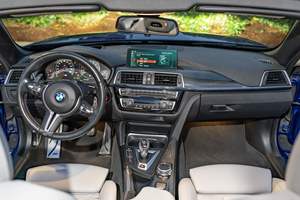 BMW M4 Cabriolet 2020 d'occasion, pack compétition, 444 ch, turbo 6 cylindres, pack exécutif, bleu métallisé San Marino - Product Image 4