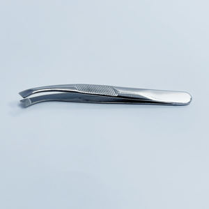 Pince à sourcils professionnelle en acier inoxydable en forme de hockey de haute qualité avec pointe polie couleur et logo personnalisables pour les filles - Product Image 4