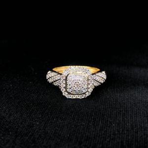 Impresionante anillo de oro y diamantes, una hermosa pieza de joyería de piedras preciosas - Product Image 1