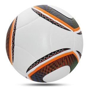 Nouveau ballon de football taille 5 420g Thermocollé Léger Haute qualité Matériel PU Vessie en butyle Haute rétention d'air Extérieur Gazon - Product Image 1