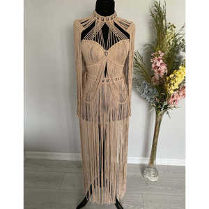 Robe bohème pour festivals et soirées, silhouette moulante avec taille naturelle - Product Image 1