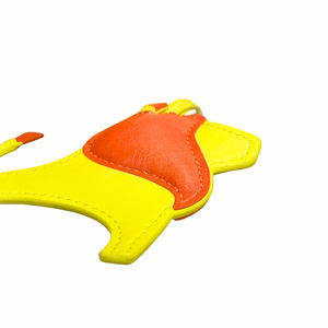 Charms de sac en cuir PU forme 3D animal personnalisé en usine OEM - Product Image 4