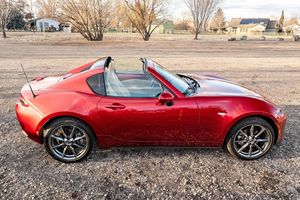 Mazda MX-5 Miata RF Grand Touring 2020 d'occasion en excellent état - Product Image 2