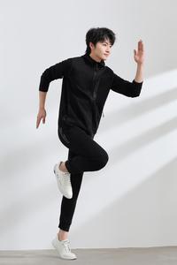 Conjunto Deportivo de 2 Piezas de Primera Calidad 2025, Chándal con Logotipo Personalizado al por Mayor, Tela de Felpa, Ropa Deportiva para Correr y Gimnasio para Hombre - Product Image 4