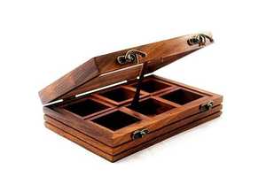 Boîte à épices en bois avec compartiments carrés, cuillère en bois, Masala Dabba traditionnel pour la cuisine - Product Image 3
