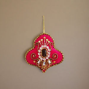 Beautiful <b>Pink</b> Color Ornament Hanging <b>Christmas</b> <b>Decorations</b> Personalized <b>Decorative</b> Apparel Holiday Bead Crafts Wholesale - Product Image 1
