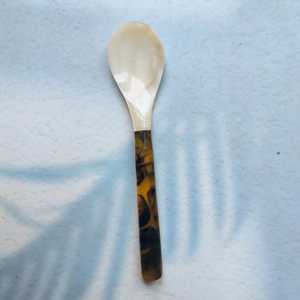 Ensemble de vaisselle jaune incrusté de cuillère en nacre, ustensiles artisanaux par VITRAPRO - Product Image 5