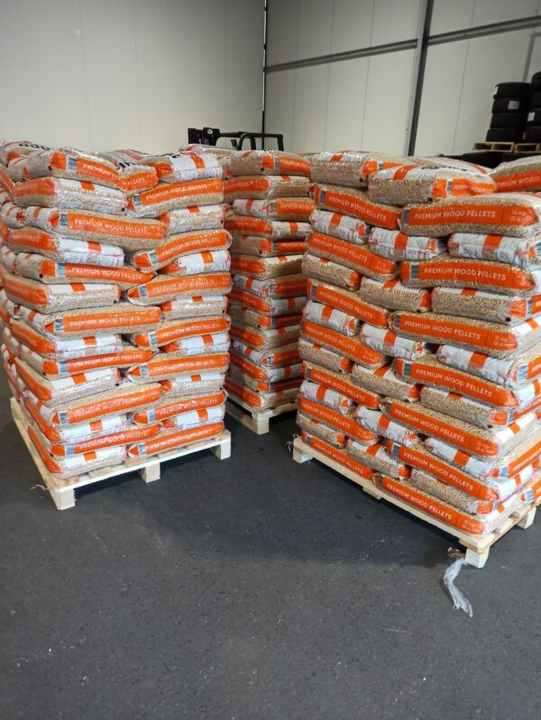 Pine Wood Pellets 6mm 8mm High Quality Wood Pellet Mills Product