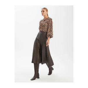 Jupe en similicuir pour femme BGN avec détails de couture Modèle W24S116 - Product Image 3