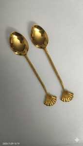 ชุดอุปกรณ์เสิร์ฟสลัดวินเทจ 2 ชิ้น หัวสแตนเลสทนทาน ด้ามจับทองเหลืองหล่อขึ้นรูป ลวดลายปั๊มนูน ขัดเงาแบบกระจก - Product Image 2