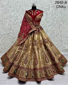 Hermoso Lehenga Choli de Seda para Fiesta con Parches de Terciopelo y Lentejuelas, Sin Arrugas - Product Image 2