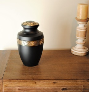 Premium Indian Supplier Offers Handmade Metal Urns Custom Vases for <b>Memorial</b> <b>Keepsake</b> of Ashes - Product Image 3