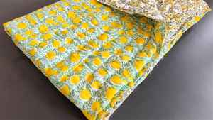 Couvre-lit réversible en coton imprimé floral fait à la main, taille California King - Product Image 4