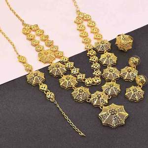 Colliers en or plaqué 14K, 18K, 24K, vente en gros, mode, colliers en or teinté, bijoux traditionnels, ensemble de bijoux en laiton teinté en or. - Product Image 1