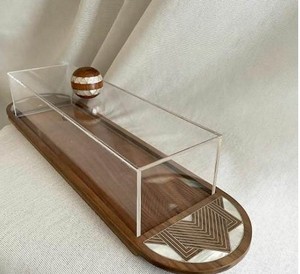 Bandeja para servir postres de madera de acacia con incrustaciones de nácar y jarra de plexiglás, diseño Art Déco acrílico con patrón a cuadros, ecológica - Product Image 1