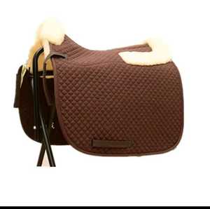 Tapis de selle Tapis de cheval en peau d'agneau Vêtements de cheval en peau de mouton - Product Image 2
