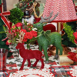 กวางเรนเดียร์หวายสีเขียวป่า 30 ซม. (คู่) พร้อมโบว์สีเขียวสำหรับตกแต่งวันหยุด - Product Image 4