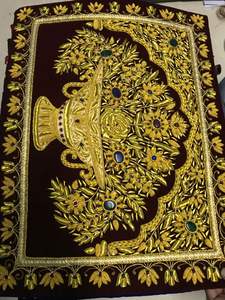 Alfombra moderna tejida a mano Zari Jewel Con hilo dorado y piedras semipreciosas exclusiva para interiores - Product Image 4