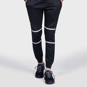 ชุดวอร์มผู้ชายคุณภาพสูง เสื้อแจ็คเก็ตแขนยาวและกางเกงขายาว แห้งเร็ว ระบายอากาศได้ดี ผ้าฝ้ายผสมโพลีเอสเตอร์ ทรงเข้ารูป บริการ OEM - Product Image 5