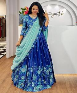 Vente en gros de Lehenga Choli pakistanais en une seule pièce pour femmes, robe brodée pour mariage, fête de mariage - Product Image 1