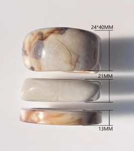 Brazaletes de Resina Hechos a Mano con Alto Brillo, Pulseras Elegantes para Mujer, Fabricación y Exportación de Joyería - Product Image 4