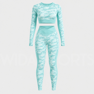 Conjunto de Top de Manga Larga para Mujer con Estampado por Sublimación de Poliéster y Cierre Cruzado, con Leggings de Cintura Alta y Efecto Scrunch para Sentadillas - Product Image 3