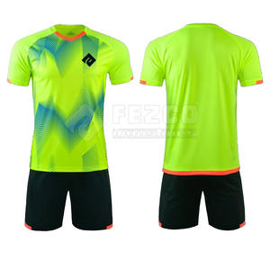 Uniforme de fútbol ligero diseño personalizado precio al por mayor uniforme de fútbol para la venta en línea - Product Image 1