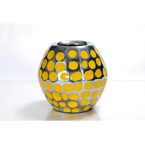 Dernier modèle Vases en métal Vase à fleurs pour la décoration intérieure Revêtement jaune à prix abordable - Product Image 3