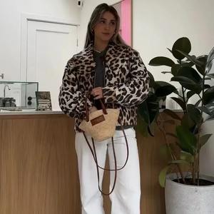 2024 chaqueta universitaria para mujer diseño recortado manga larga cierre de cremallera invierno crudo a prueba de viento ecológico - Product Image 6