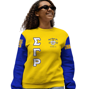 Sudadera con Cuello Redondo Sigma Gamma Rho 1922, Azul y Dorado, Ropa de Hermandad Griega, Sudadera de Forro Polar Premium, Cómoda para Invierno, para Mujer - Product Image 5
