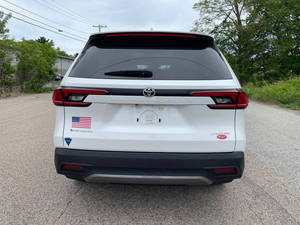Grandd Highlanderr Hybriid Limitd AWD Limitd 4dr S.U.V 2025 - Product Image 3