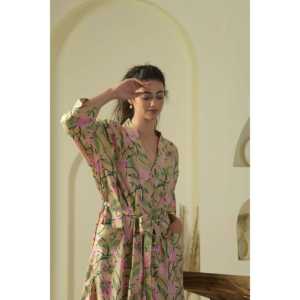 Bata de Baño con Estampado Floral de Hibisco para Mujer, con Cinturón Elástico en la Cintura, Bata de Dormir ODM para Familias y Damas de Honor - Product Image 1