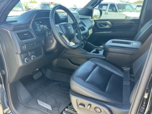 Chevrolet Tahoe LT RWD 2023 d'occasion propre - Product Image 4