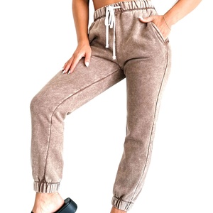 Pantalons de jogging pour femmes, style streetwear, délavés à l'acide, coupe régulière, devant plat et cordon de serrage, pour la course et l'exercice - Product Image 1