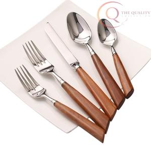 Juego de Cubiertos de Madera Hecho de Madera Natural, Vajilla Elegante y Sostenible - Product Image 5