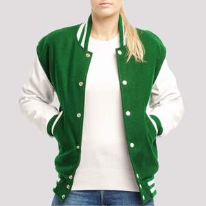 Chaqueta Varsity Personalizada para Mujer, de Piel de Oveja, Transpirable, Reversible, con Relleno de Poliéster, Diseño OEM - Product Image 2