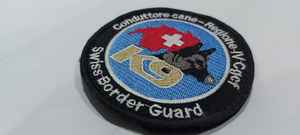 Étiquettes de vêtement en polyester personnalisables Badges de broderie tissés Emblèmes de travail Écussons-Emblèmes tissés de broderie à la machine - Product Image 4