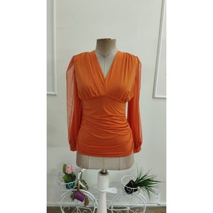 เสื้อคลุมยาวแบบมีปก ยี่ห้อ Kadin Uzun รุ่น Yirtmac Tul ลายละเอียด คอวีลึก สีแซนดี้ บลูซ รุ่น 38537 - สีส้ม - Product Image 3
