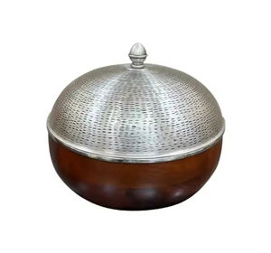 Hotpot argenté de forme ronde élégante avec couvercle martelé Réchauffeur d'aliments de qualité supérieure pour un mariage élégant et une fête à l'hôtel - Product Image 1