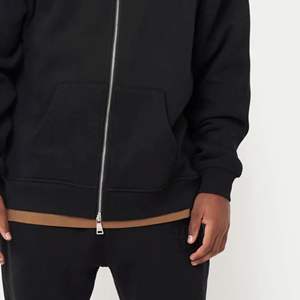 80% Cotton 20% Polyester Dropped Shoulders <b>Zip</b>-front Style Kangaroo Pockets Ribbed Hem and Cuffs <b>Black</b> Oversized <b>Hoodie</b> - Product Image 6