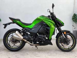 Motocicleta Deportiva Kawasaki Z1000 de Segunda Mano, Motor de Gasolina, Rendimiento Emocionante - Product Image 5