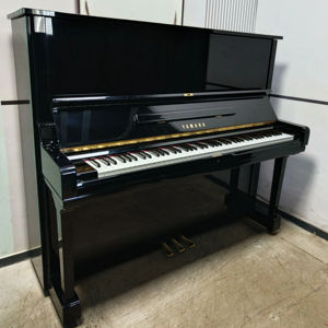 Piano droit Yamaha U3M Japon, acoustique, noir poli, remis à neuf, haute qualité, durable, professionnel, U3, longue durée de vie - Product Image 1