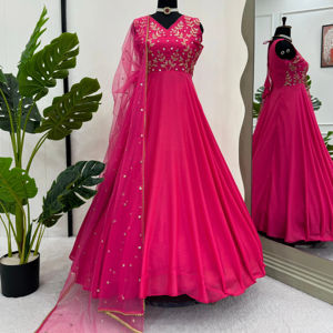 ชุดปาร์ตี้สวมใส่ที่สวยงาม-ด้านล่างและ dupatta กับด้ายและลำดับการทำงาน - Product Image 1