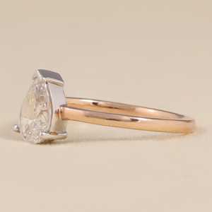 แหวนหมั้นเพชรเพาะเลี้ยงทรงลูกแพร์ ตัวเรือนเงินสเตอร์ลิง/แพลตตินัม/ทองคำ ความใส VS1 สี F - Product Image 5