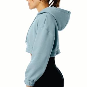 Sudadera con capucha corta con cremallera completa clásica para mujer con logotipo personalizado 55% algodón 45% Spandex estilo hombro caído - Product Image 3