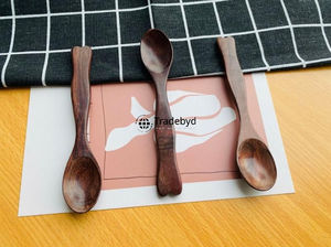 Cuchara de madera de acacia natural Tradebyd para mezclar agitando y uso diario en la cocina - Product Image 2