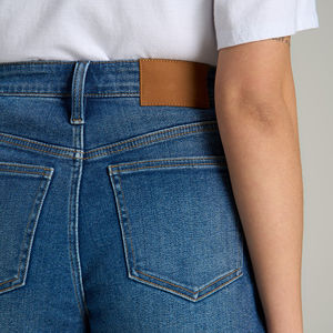 Shorts en jean toile respirants pour femmes, coupe classique, qualité supérieure, marque privée, service OEM, prix abordable et tendance - Product Image 4