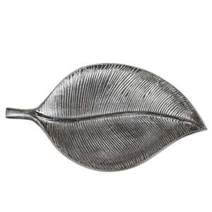 Plateau de service en acier inoxydable avec détails artisanaux, idéal pour les fêtes de luxe et la décoration de table. - Product Image 4