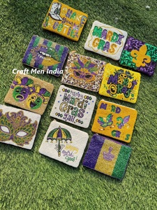 Mini monedero de nuevo diseño 2025 para mujer, colección de Mardi Gras, monedero con cuentas de semillas con cierre de cremallera, patrón de letras - Product Image 3